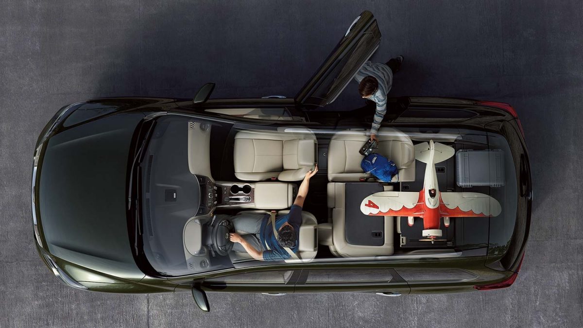 Nissan Pathfinder interior seating configuration showing 60/40 split rear seats